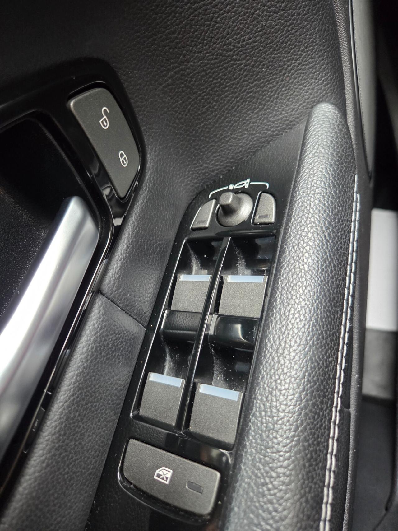 Land Rover Range Evoque 2.0 TD4 180 CV 5p. Autobiography