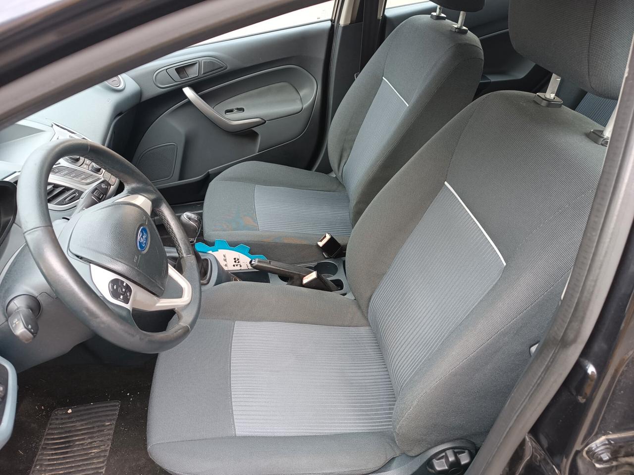 Ford Fiesta Ikon 1.2 8 CV 5 porte