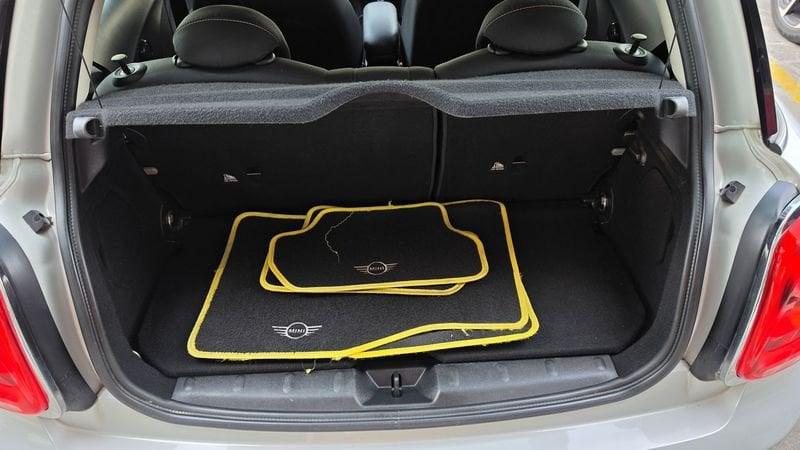 MINI Mini Cooper D LED NAVI HARMAN KARDON PDC