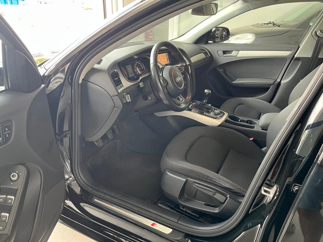 Audi A4 2.0 TDI 120 CV S-Line