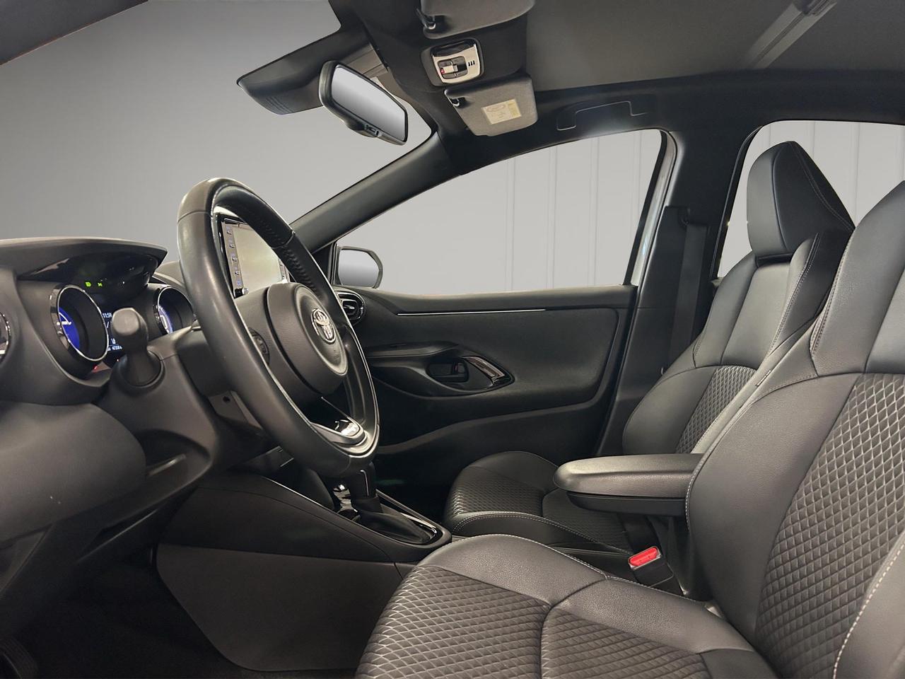 Toyota Yaris 1.5h Lounge