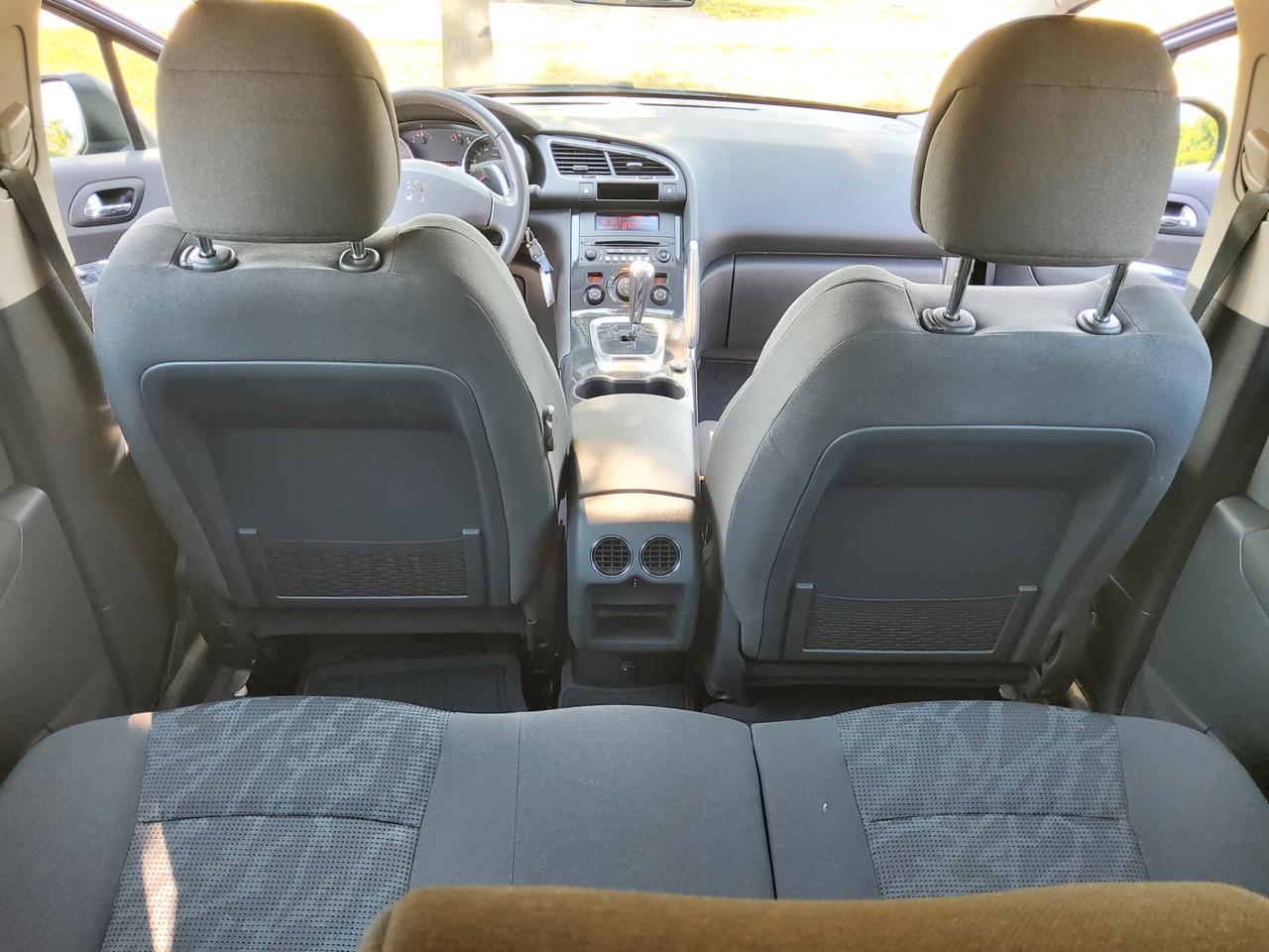 Peugeot 3008 1.6 e-HDi 112CV cambio robotizzato Stop&Start Active