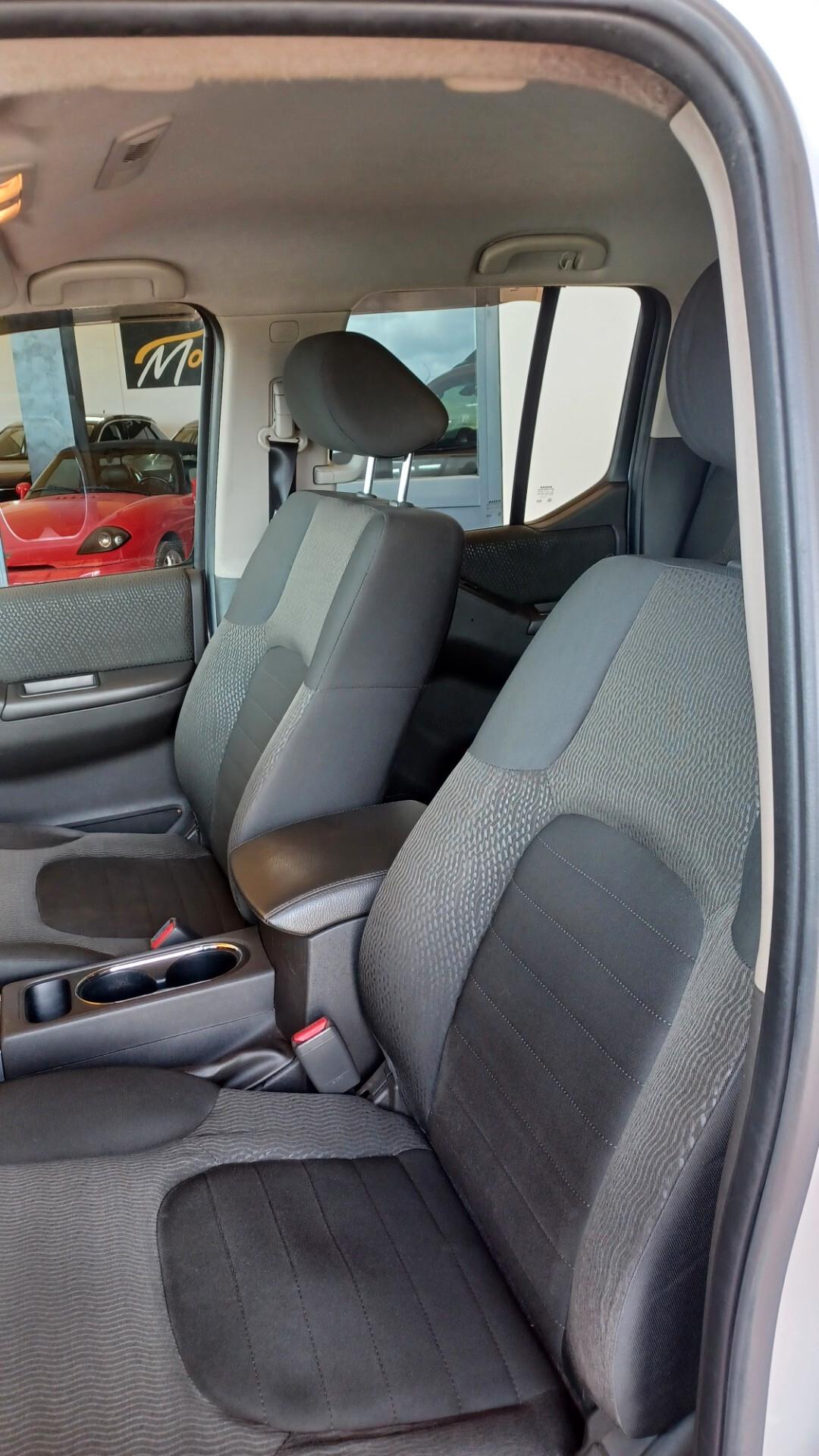 Nissan Navara 2.5 dCi 190CV 4 porte Double Cab LE