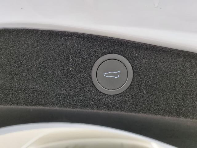 TESLA Model 3 NV35 RWD Premium