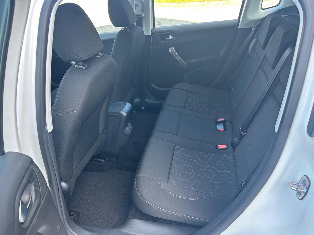 Peugeot 2008 PureTech 82 Allure *Neo patentati *