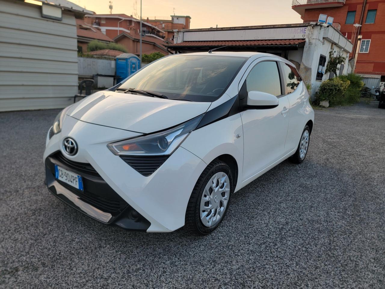 Toyota Aygo Connect x-play MMT 51 mila km! Garanzia