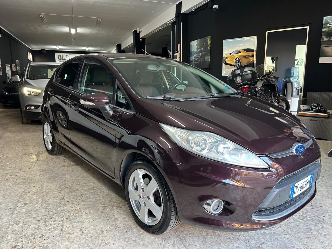 Ford Fiesta 1.4 TDCi 68CV 5 porte Titanium