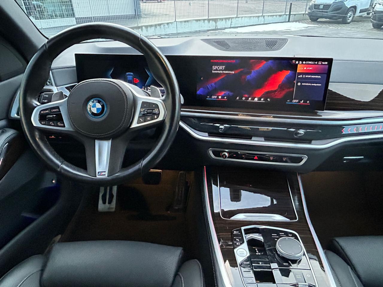 Bmw X5 50e M-SPORT PRO 22" GANCIO TRAINO PLUG IN