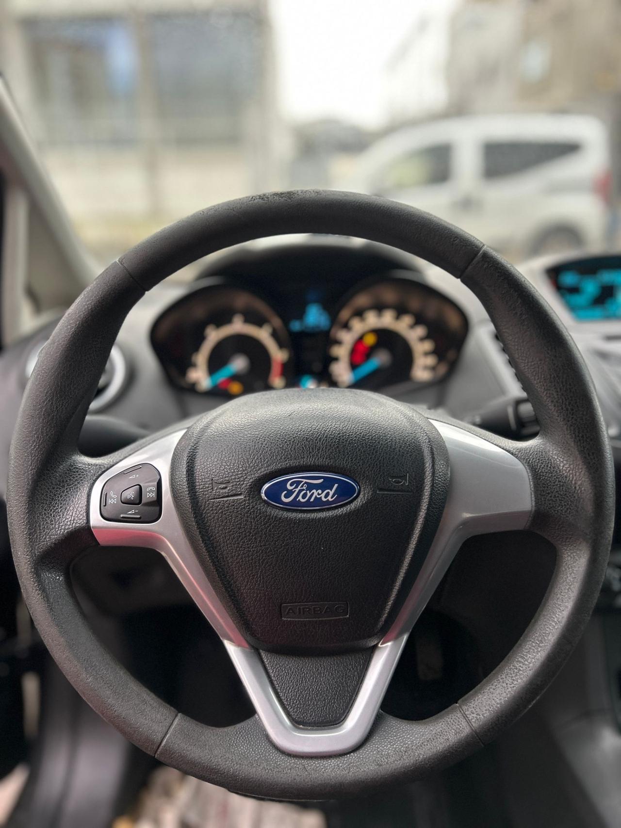 Ford Fiesta 1.5 TDCi 75CV -2013