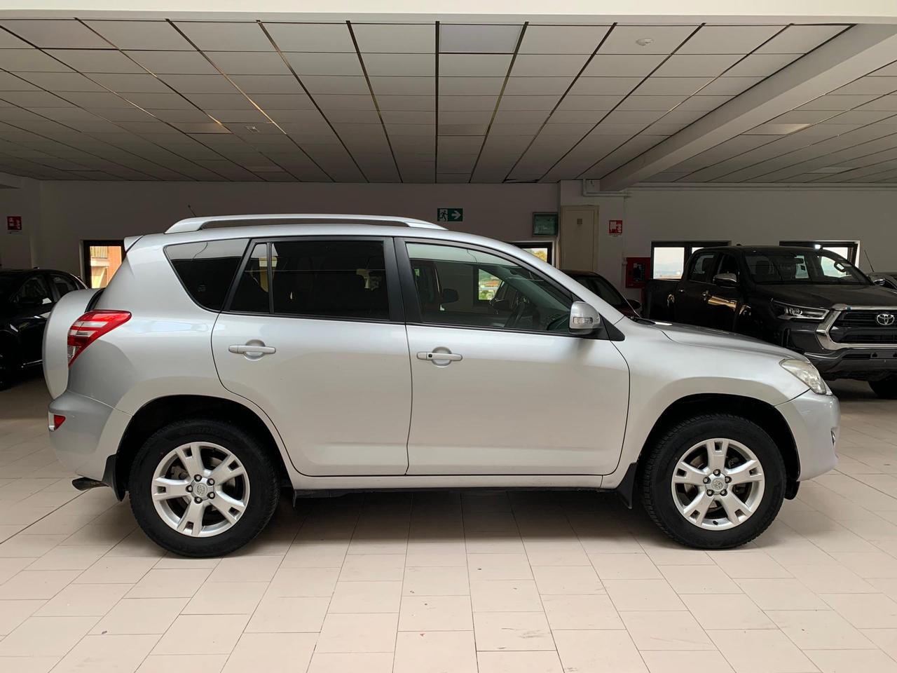 Toyota RAV4 2.2 d-4d Luxury 150cv dpf my09