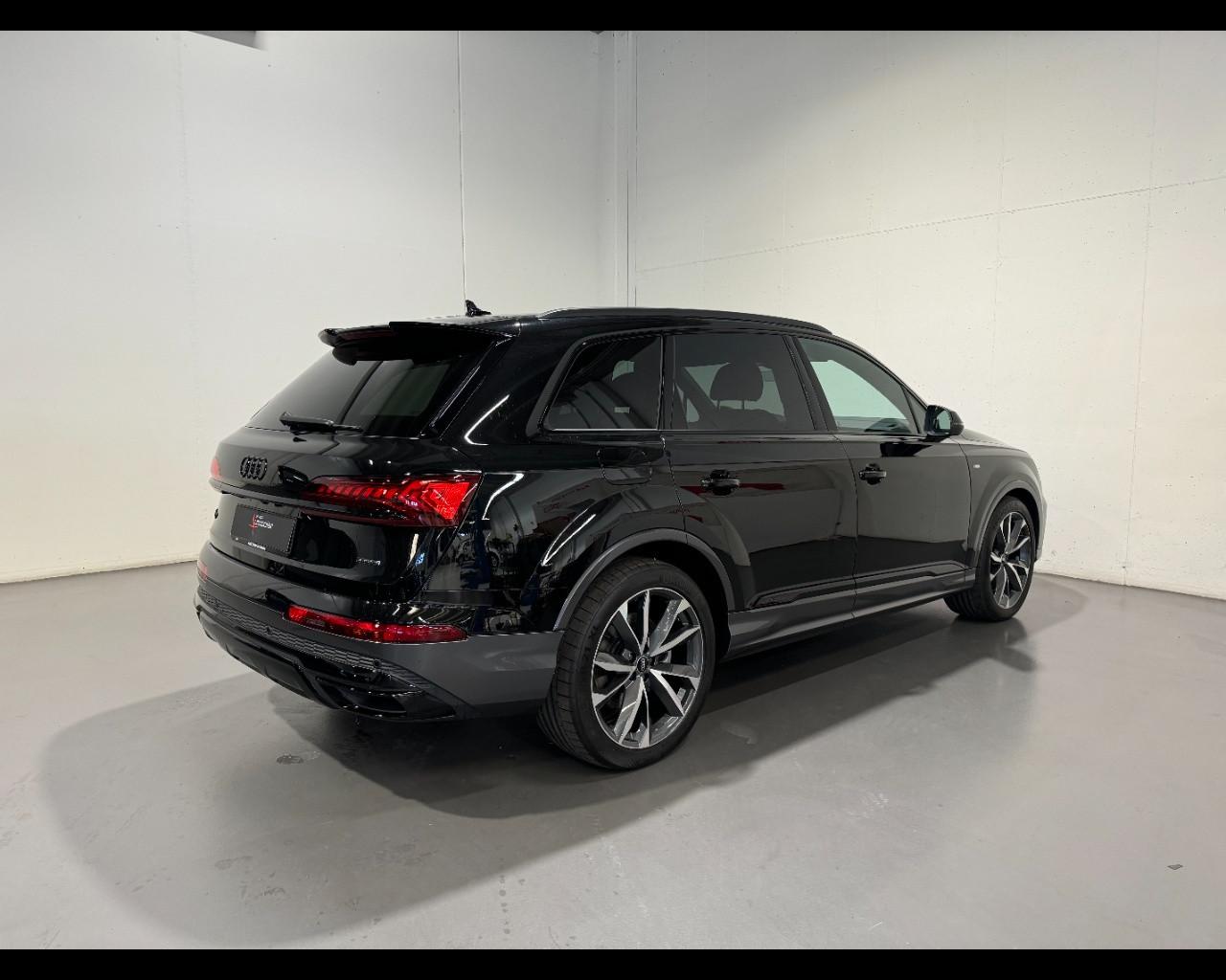 AUDI Q7 55 TFSI E QUATTRO TIPTRONIC SPORT