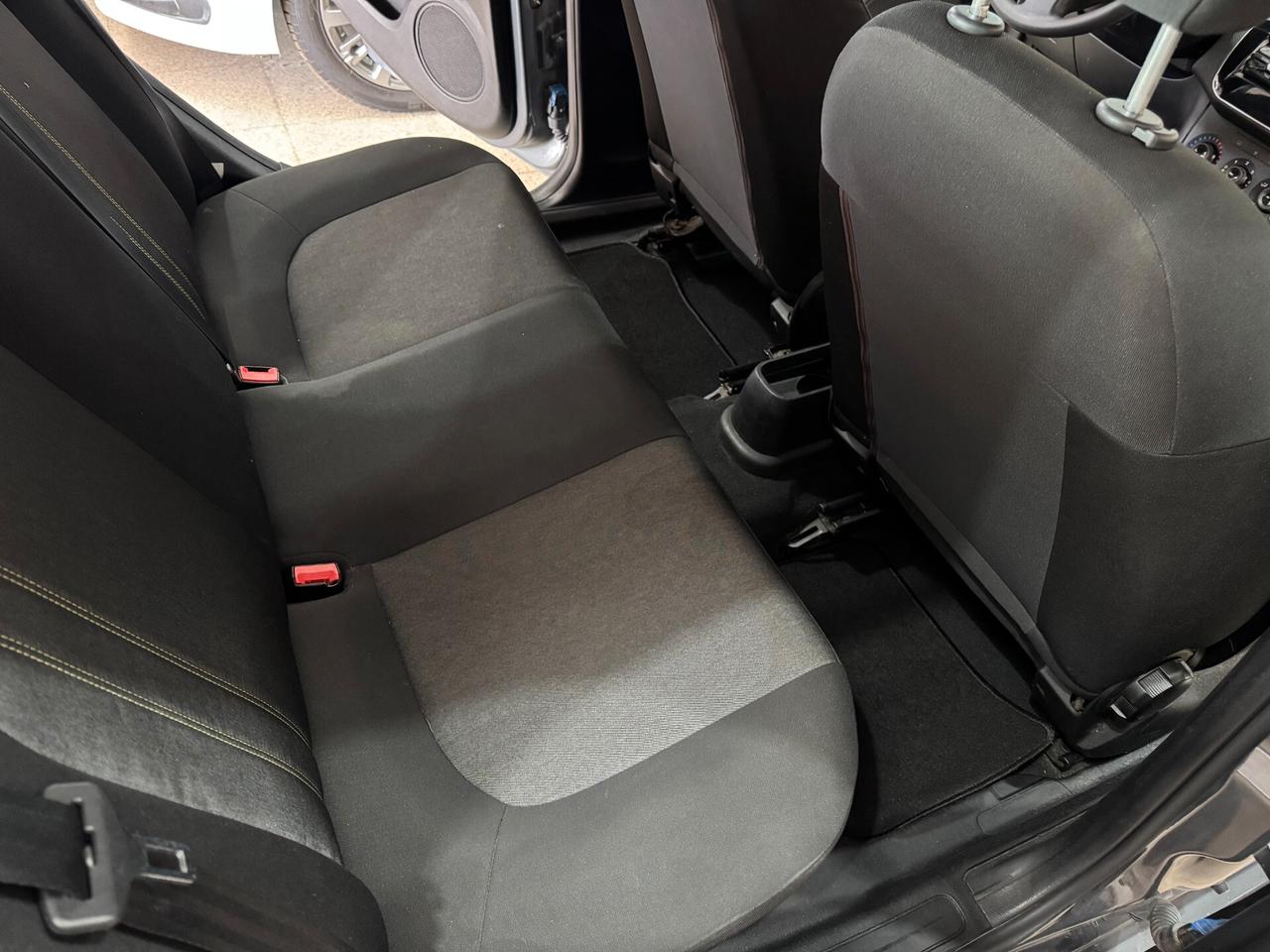 Fiat Punto 1.3 MJT 75 CV 5 porte Lounge OK NEOPATENTATI