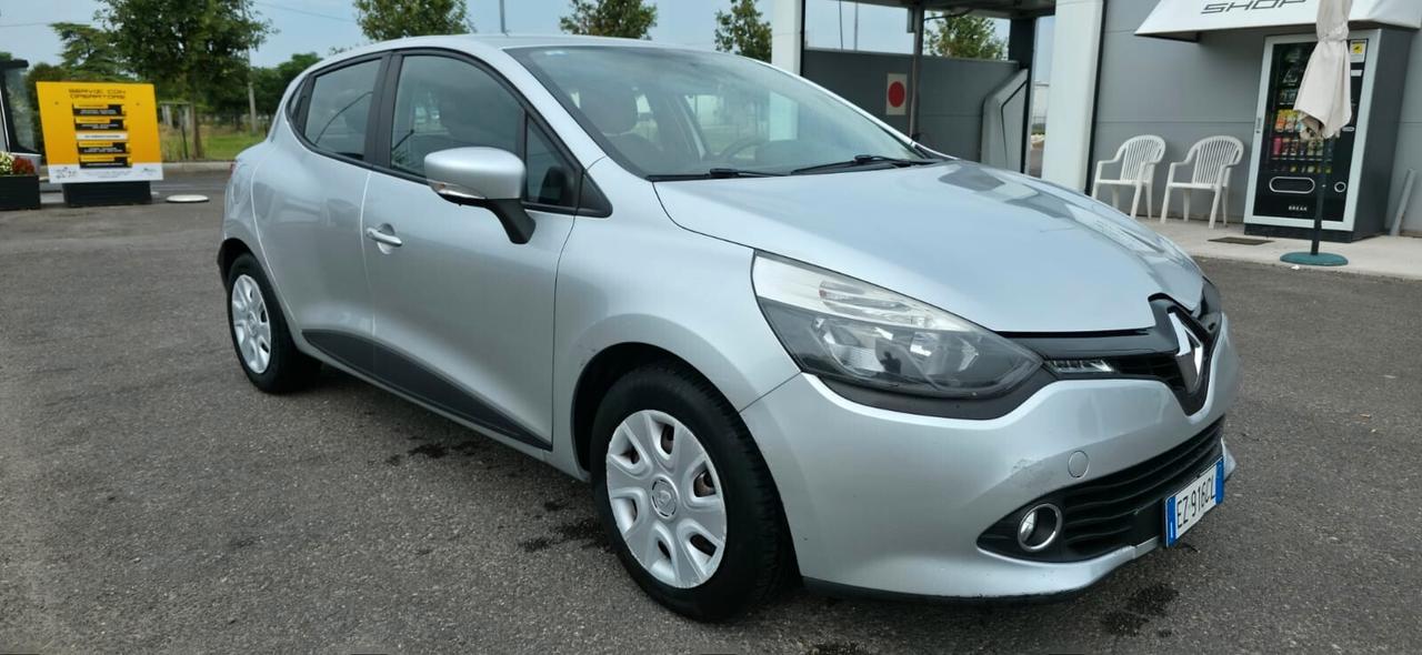 Renault Clio 1.2 75CV GPL 5 porte Costume National