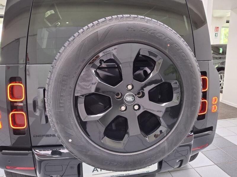 Land Rover Defender 3.0D I6 200 110 SE AWD auto. AUTOCARRO N1