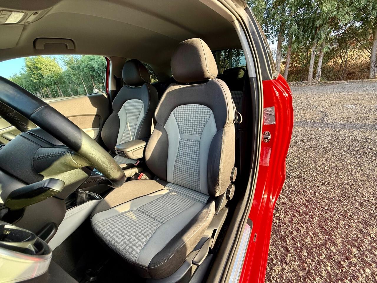 Audi A1 1.6 TDI 105 CV S LINE