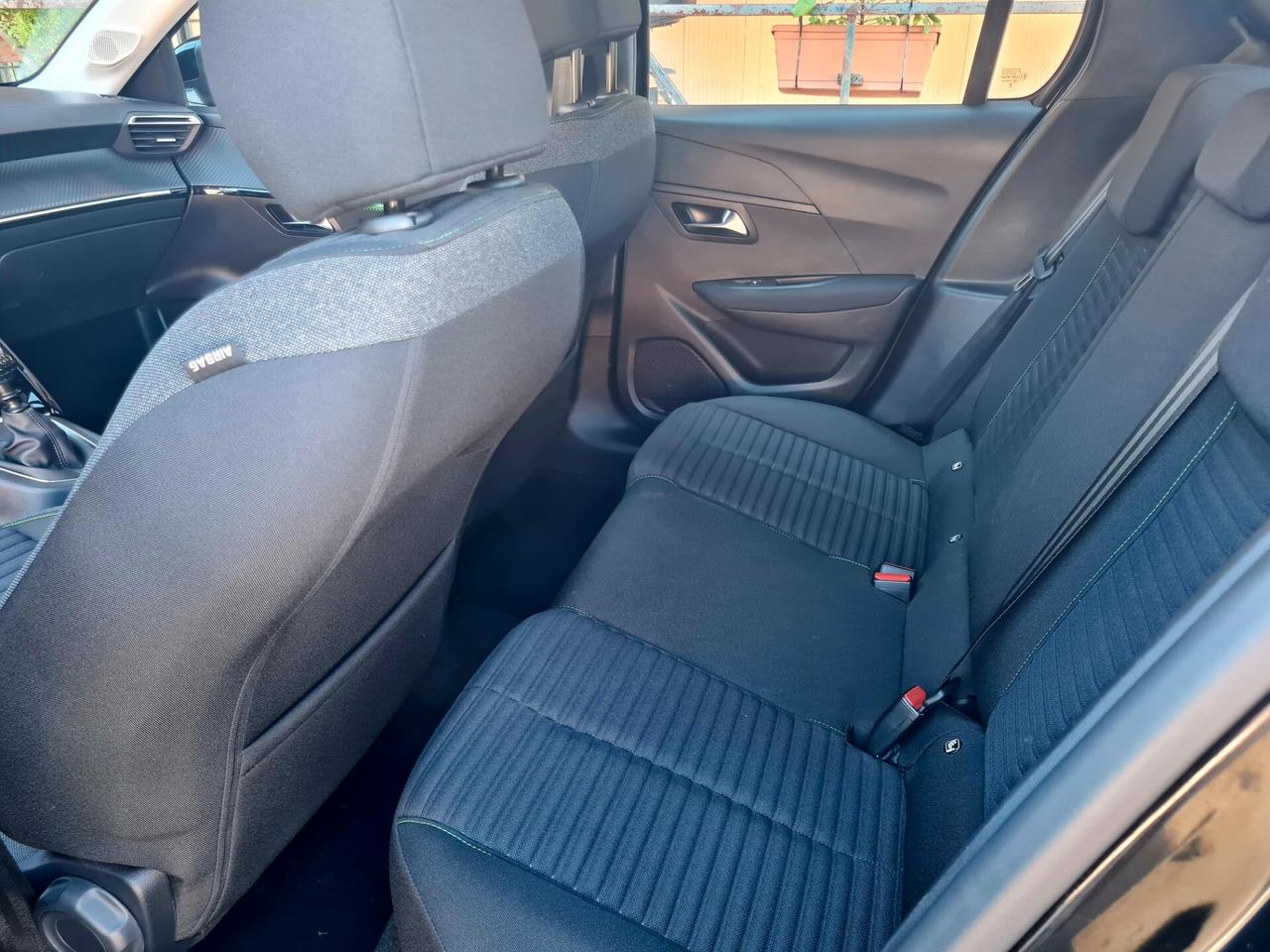 Peugeot 208 1.2 PureTech 100 *CARPLAY*PDC*