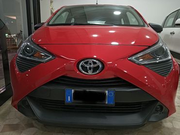 Toyota Aygo Connect 1.0 VVT-i 72 CV 5 porte x-play