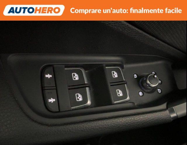AUDI Q2 35 TDI S tronic Identity Black