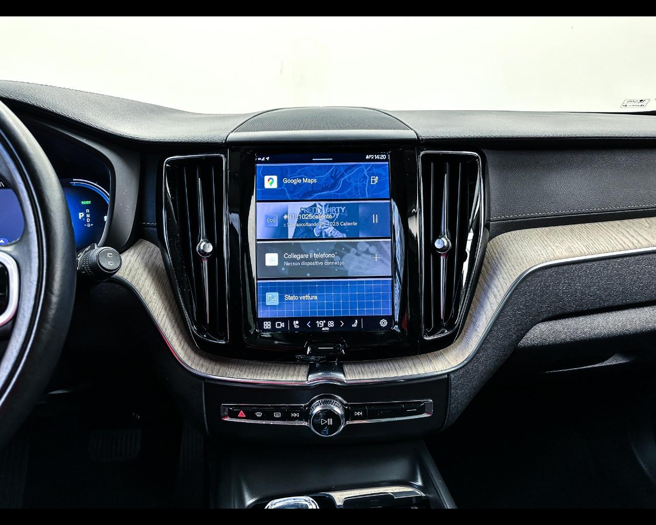 VOLVO XC60 (2017-->) - XC60 T6 Recharge Plug-in Hybrid AWD Inscription