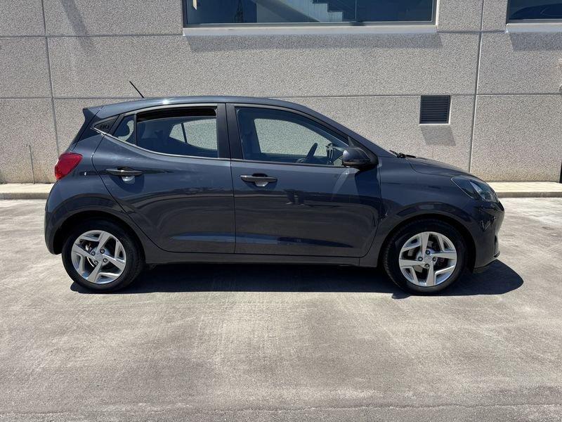 Hyundai i10 1.0 MPI Tech + Connect Pack