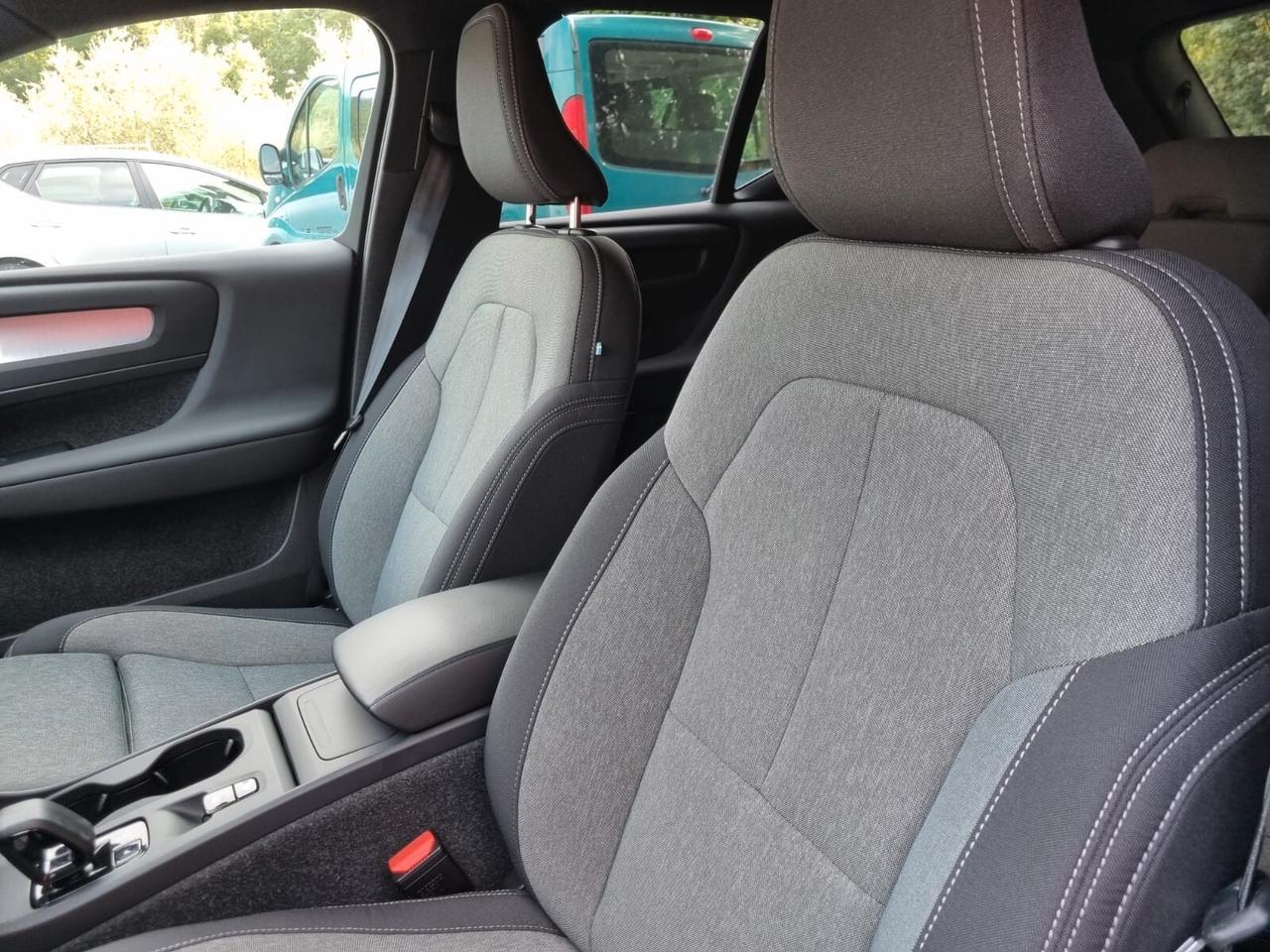 Volvo XC40 B3 automatico Plus Black Edition