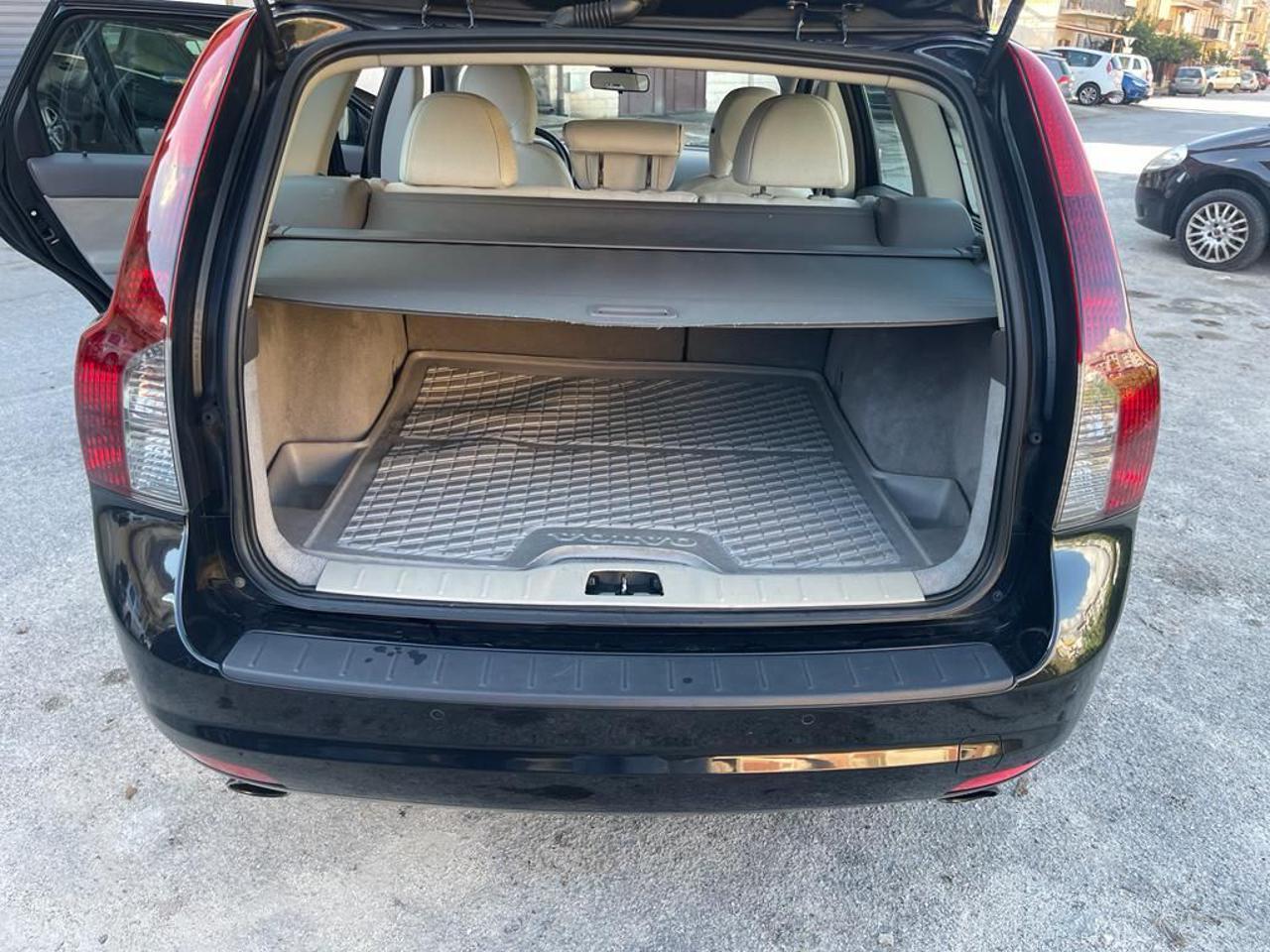 VOLVO V50 D3 POLAR