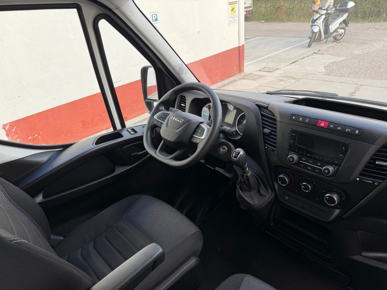Iveco Daily 2.3 d 140 CV Passo Lungo - 2023