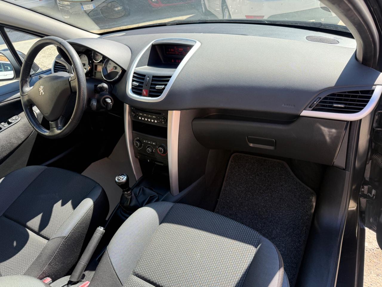 Peugeot 207 1.4 HDi 70CV 5p. Neopatentati