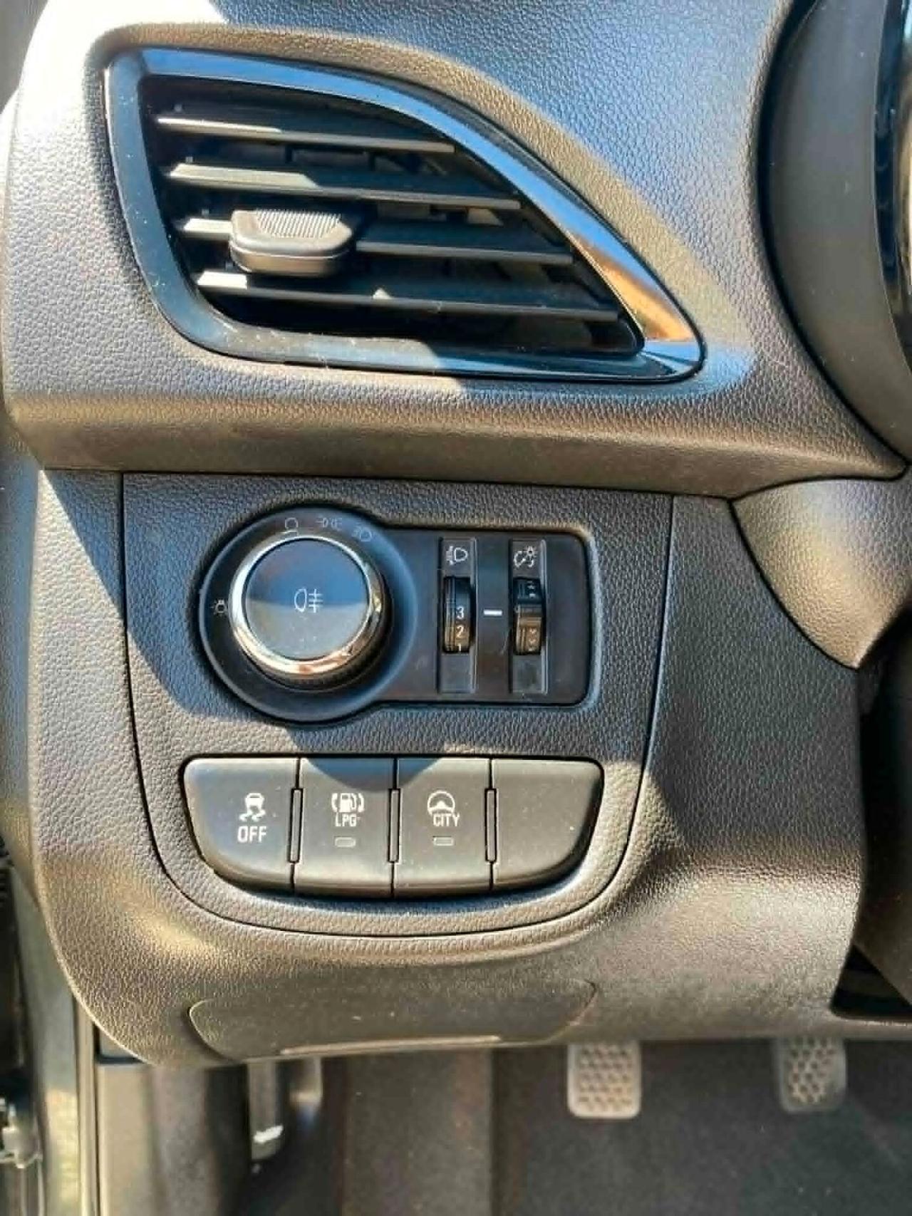 Opel karl 1.0 75cv BenzGpl della casa Ok Neop.