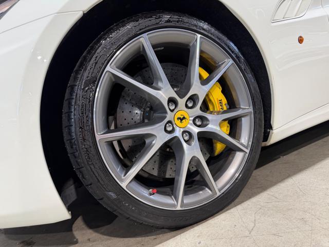 FERRARI California BIANCO AVUS CARBOCERAMICI ASPIRATA DAYTONA RED
