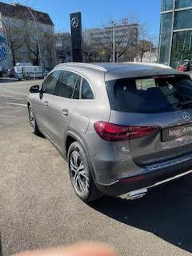 MERCEDES-BENZ GLA 180 d Automatic Progressive Advanced
