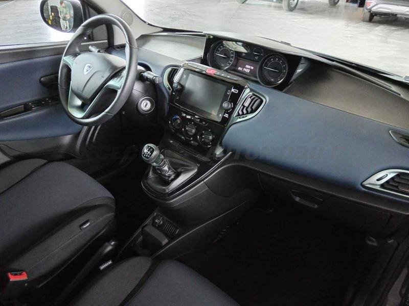Lancia Ypsilon Ypsilon 1.0 firefly hybrid Platino s&s 70cv