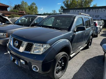 Nissan Pathfinder 2.5 diesel cambio automatico gancio traino 7 Posti