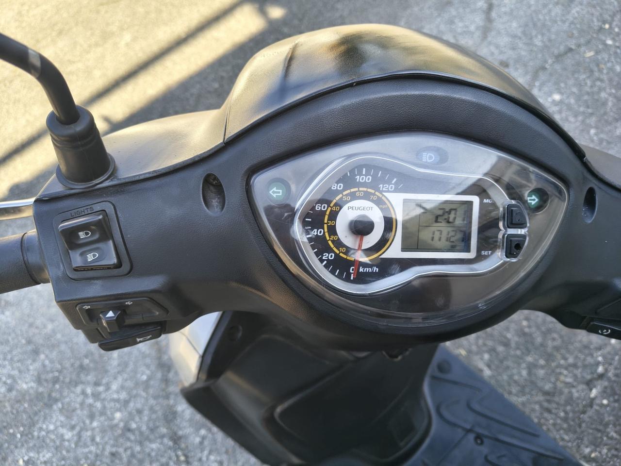 Peugeot Tweet 125