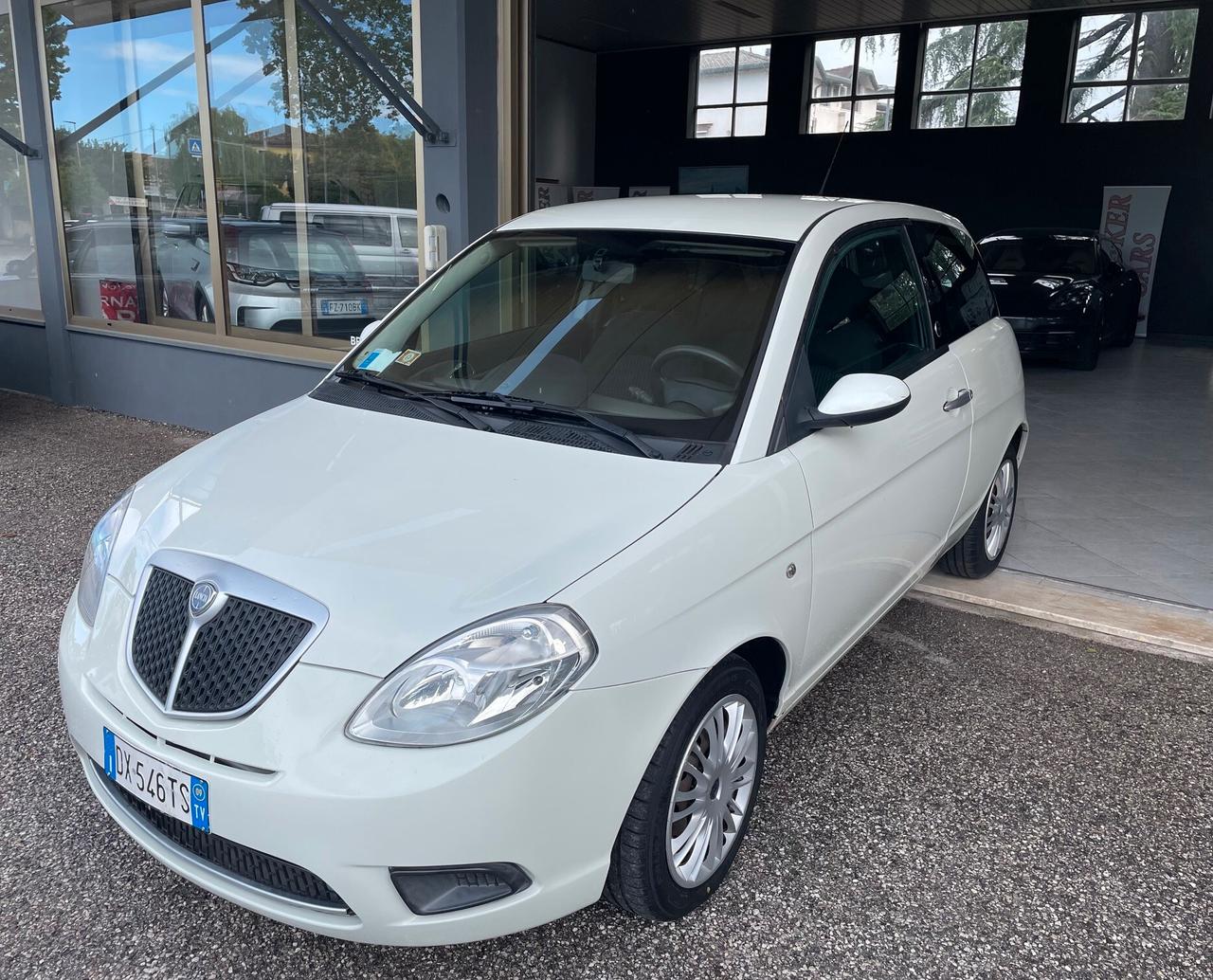 Lancia Ypsilon 1.4 Platino Ecochic GPL