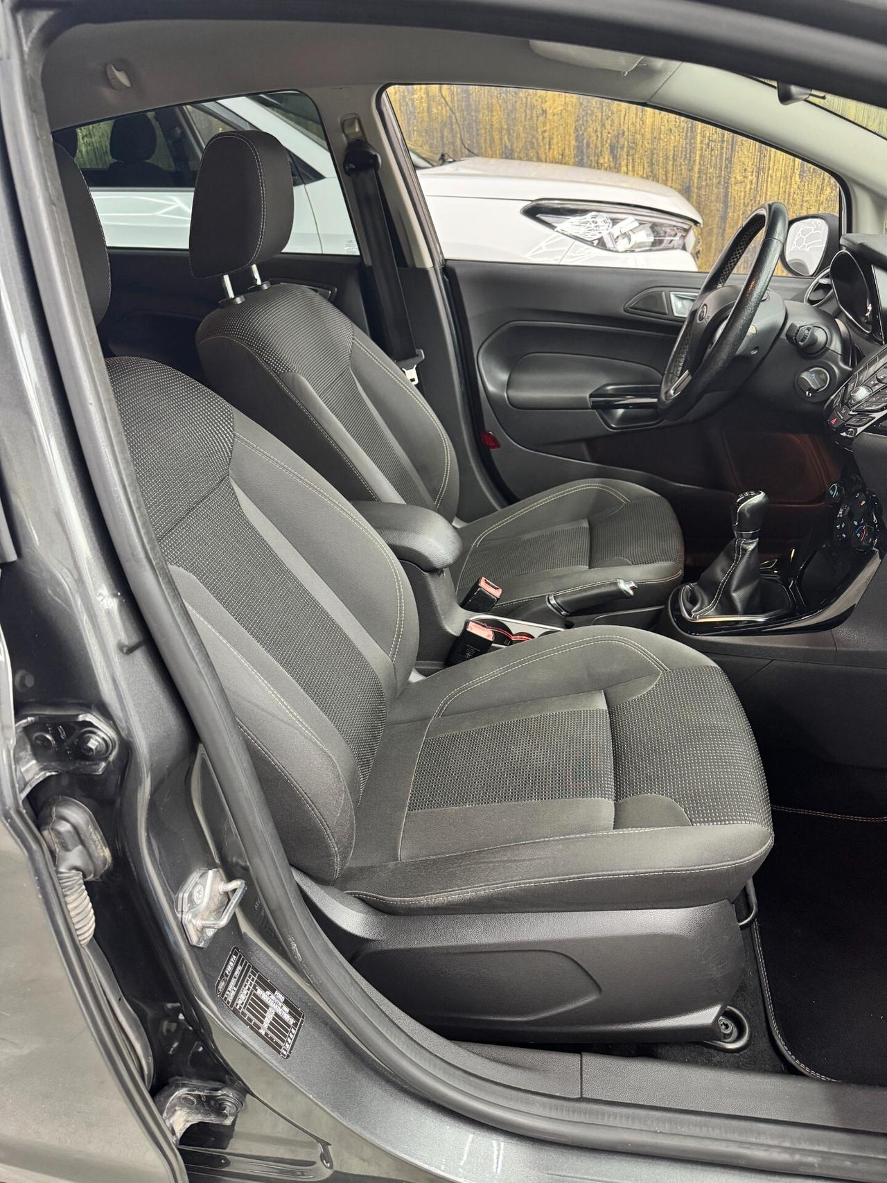 Ford Fiesta 1.5 TDCi 75CV 5 porte Business