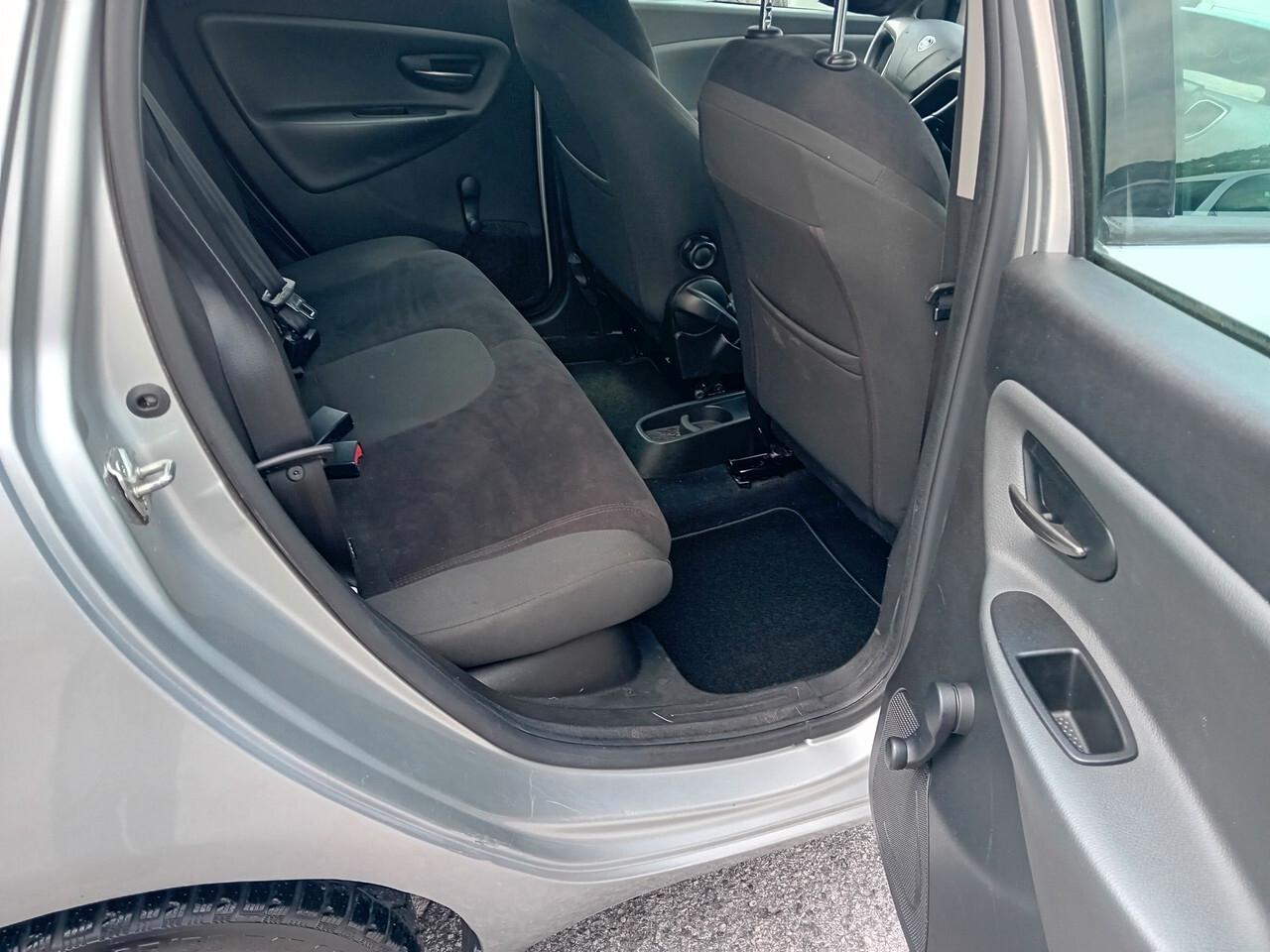 Lancia Ypsilon 1.2 69 CV 5 porte S&S Gold