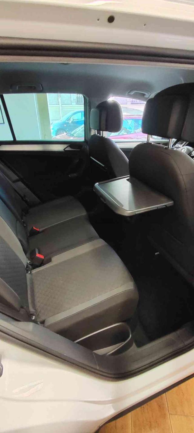 VOLKSWAGEN Tiguan 1.5 TSI Sport BlueM. Tech R-LINE