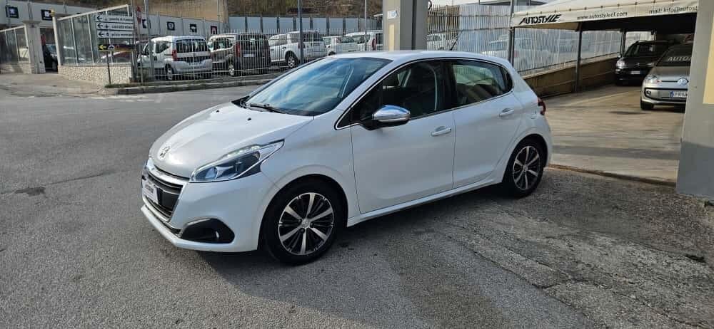 Peugeot 208 BlueHDi 75cv Allure