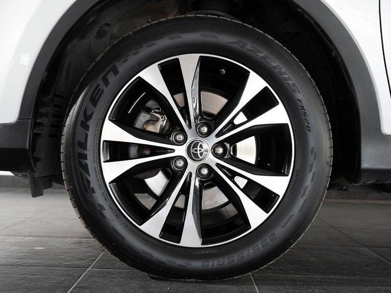 Toyota RAV4 RAV4 2.0 D-4D 2WD Style White Ed.