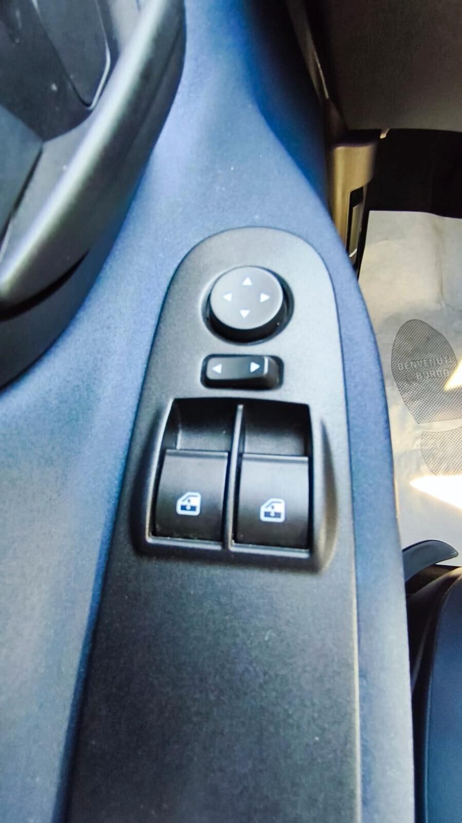 Lancia Ypsilon 1.0 Bz 70 Cv Hybrid Gold