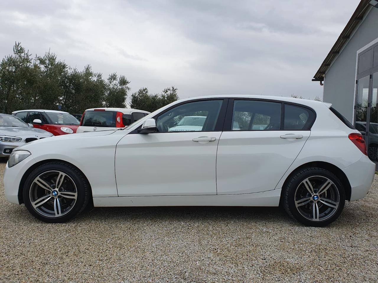 Bmw 118d 5p. Unique
