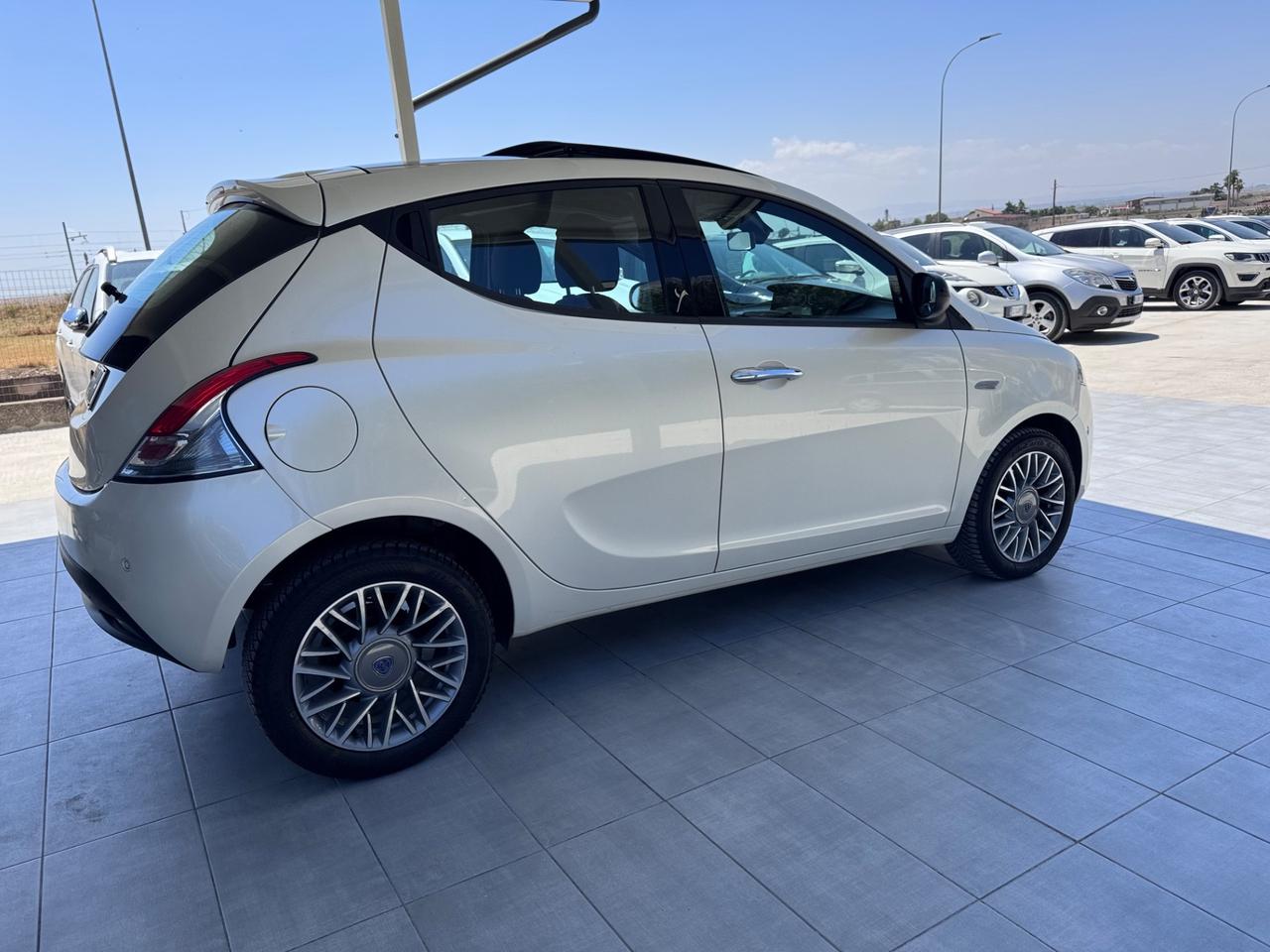 Lancia Ypsilon 1.3 MJT 16V TETTO Platinum