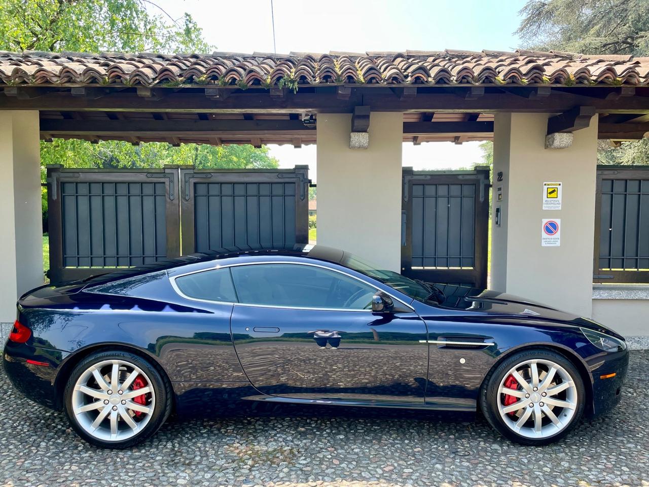 Aston Martin DB9 Coupé Touchtronic *SOLO 63000 KM*