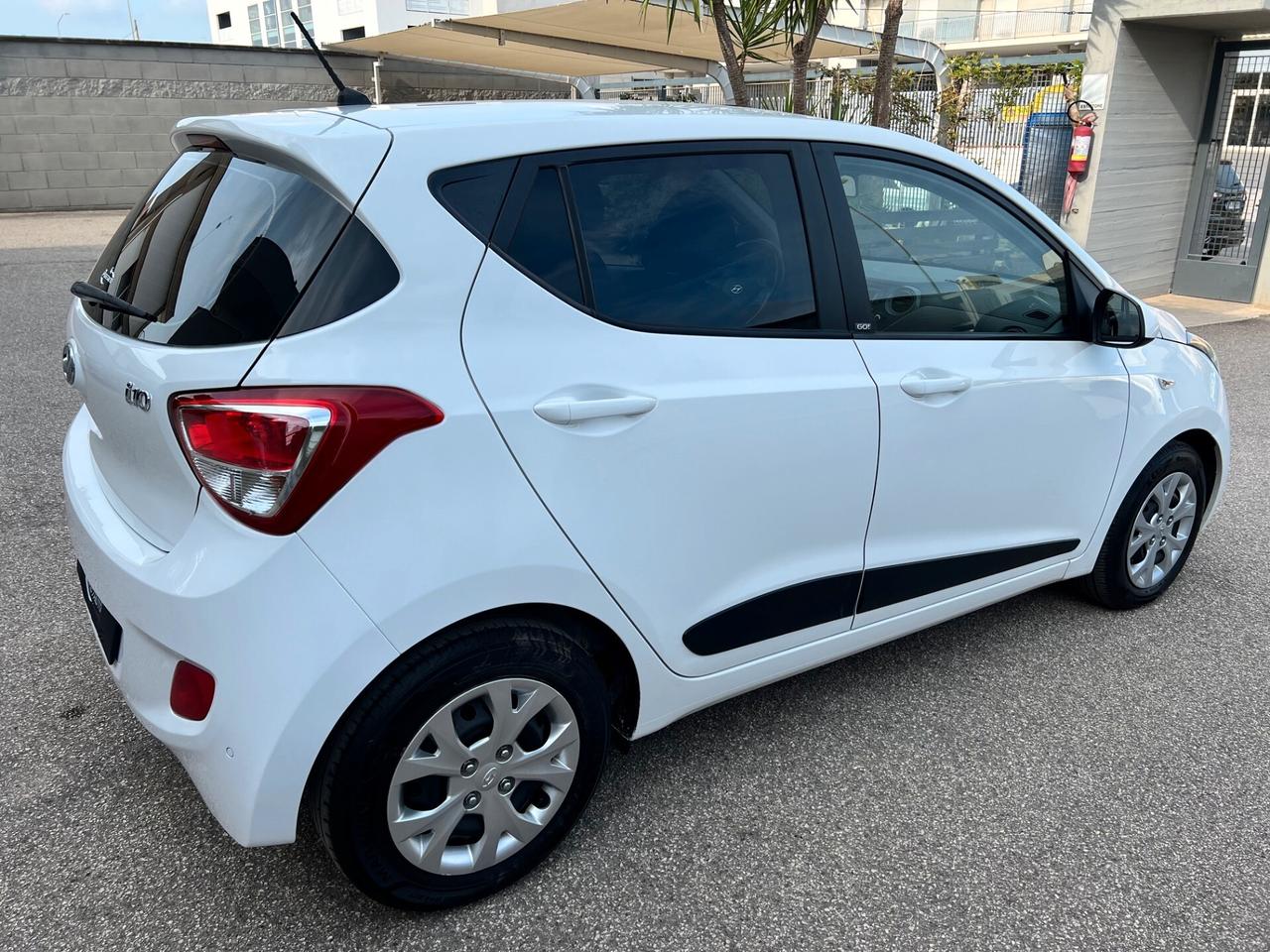 Hyundai i10 1.0 Comfort OK NEOPAT. TELCLIMA/PDC PERFETTA