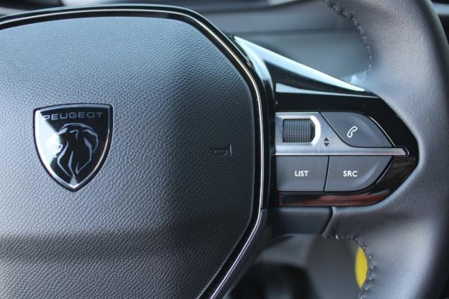 Peugeot 2008 1.2 puretech Allure 100cv con CarPlay