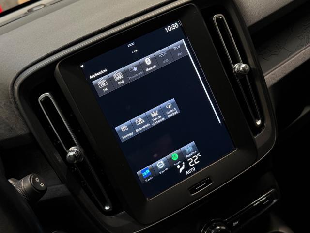 VOLVO XC40 T2 Geartronic Momentum *OK NEOPATENTATI / IVA*