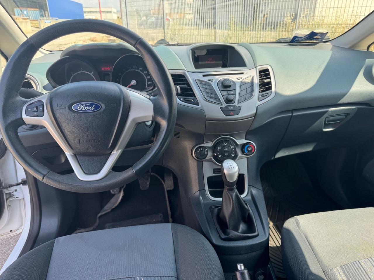 Ford Fiesta 1.4 TDCi 68CV 5 porte Titanium