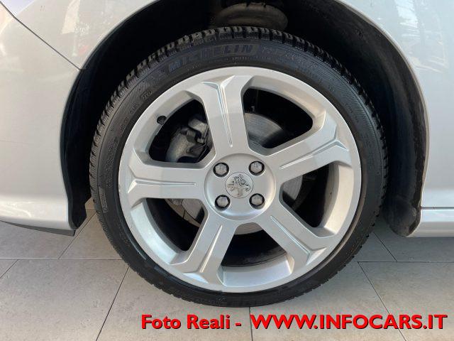 PEUGEOT 308 2.0 HDi 140CV CC Féline