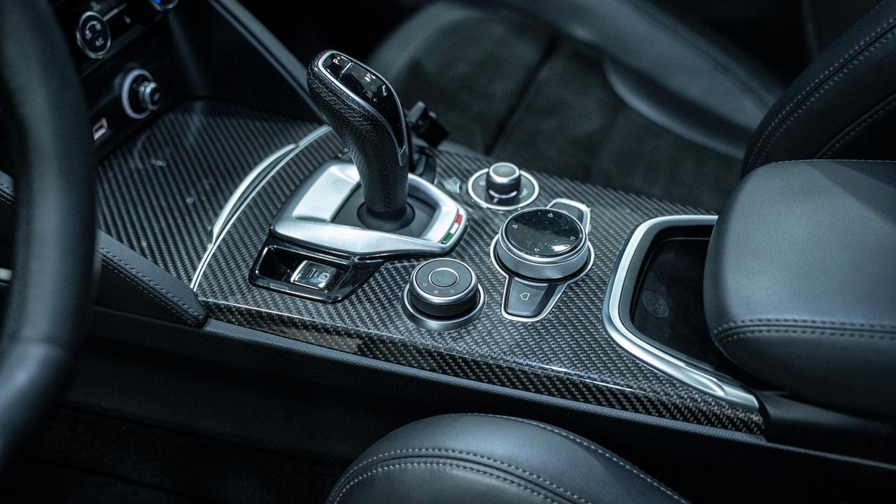 Alfa Romeo Stelvio VELOCE 2.2 Ti Q4 210 CV 20" CARBON AUTO XENO FULL